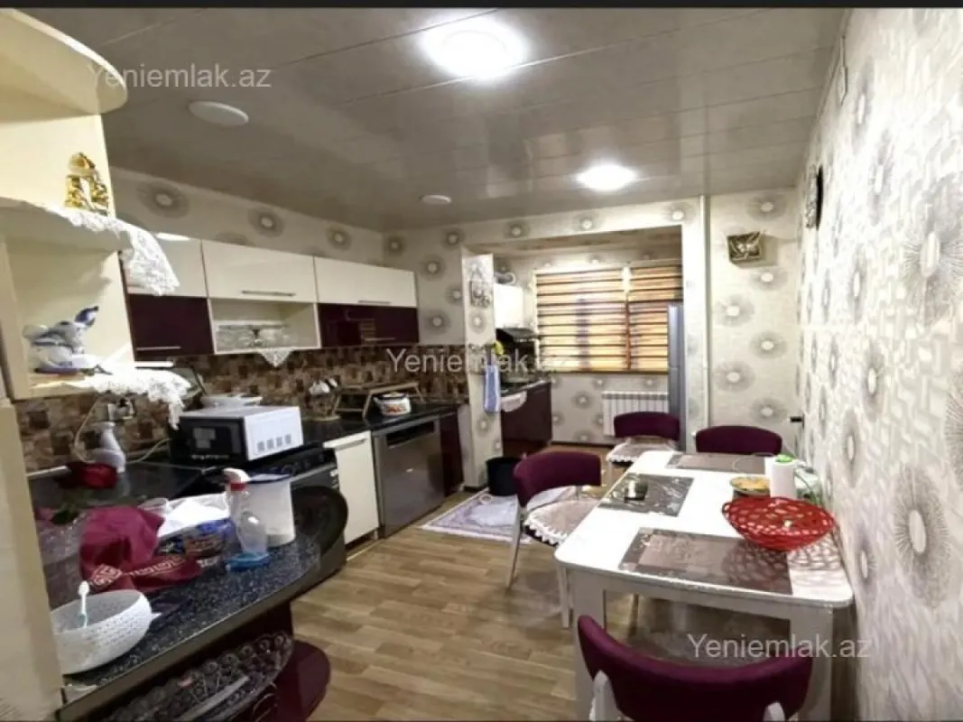 Satılır 3 otaqlı köhnə tikili 80 m²