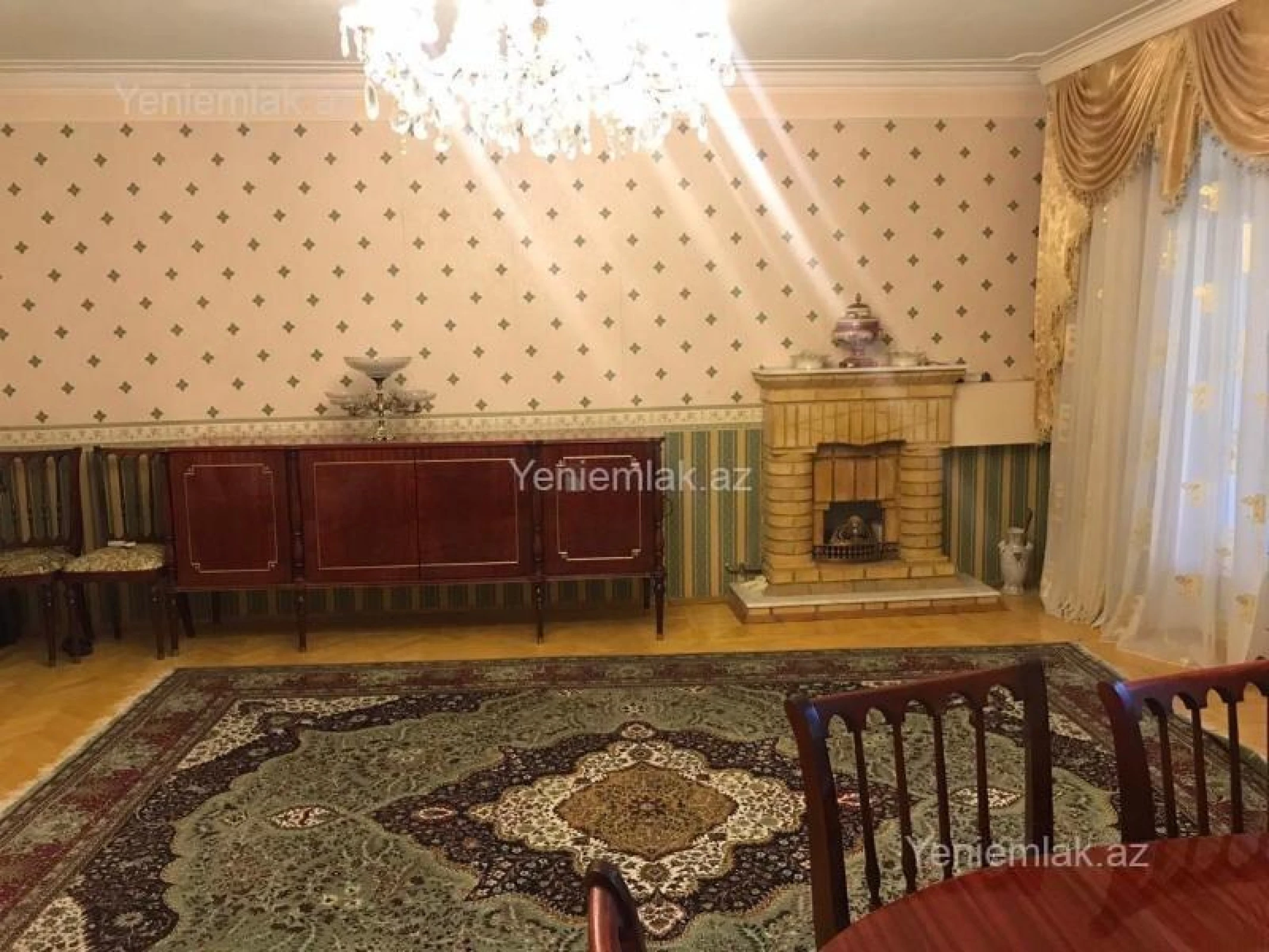 Satılır 4 otaqlı köhnə tikili 160 m²