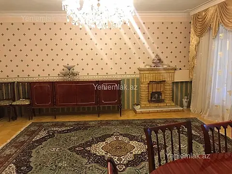 Satılır 4 otaqlı köhnə tikili 160 m²