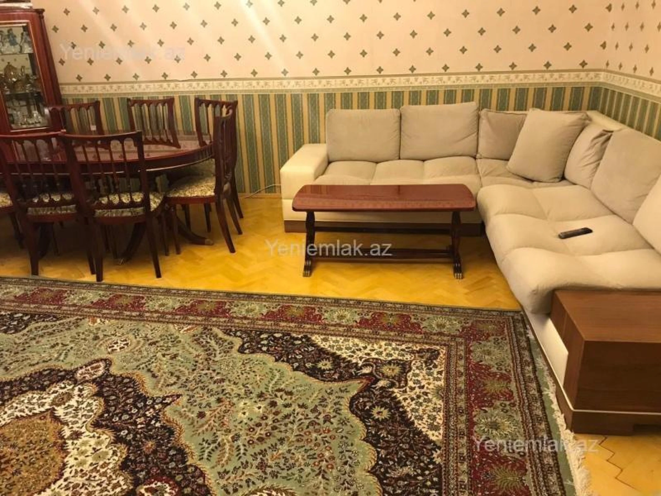 Satılır 4 otaqlı köhnə tikili 160 m²