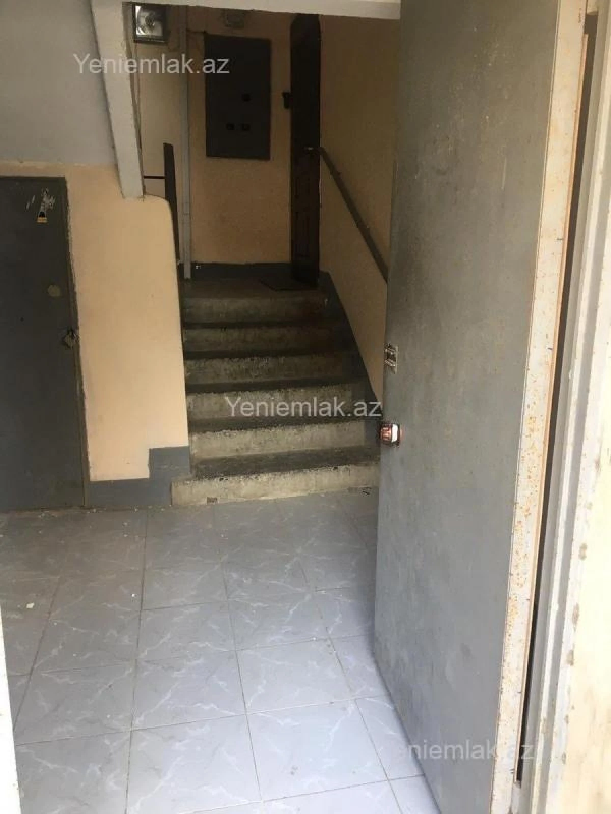 Satılır 4 otaqlı köhnə tikili 160 m²