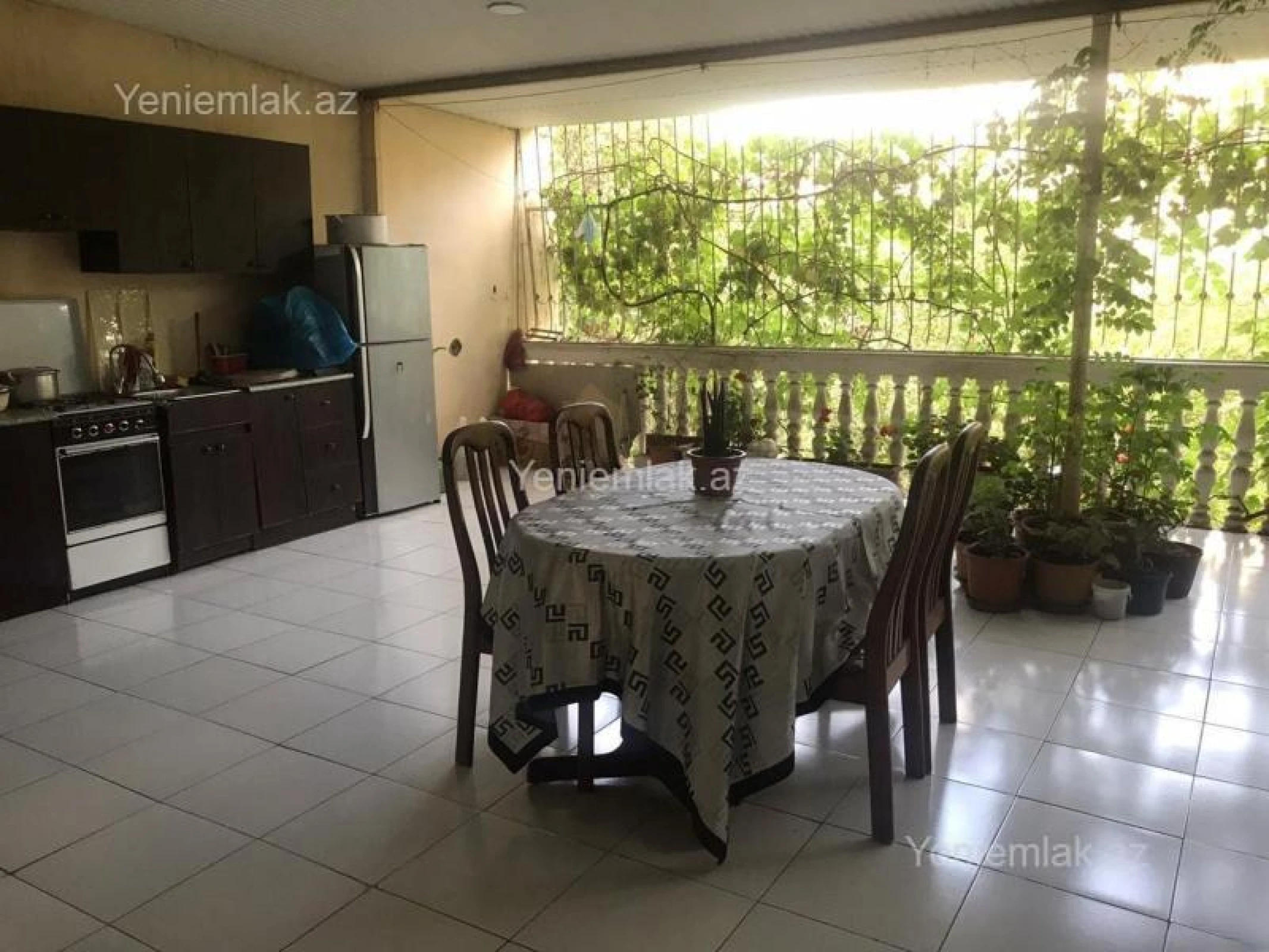 Satılır 4 otaqlı köhnə tikili 160 m²