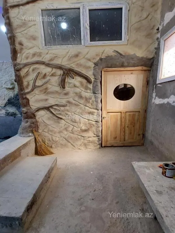 Satılır 8 otaqlı həyət evi 250 m²