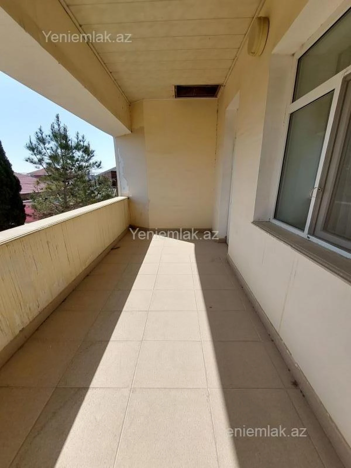 Satılır 8 otaqlı həyət evi 250 m²
