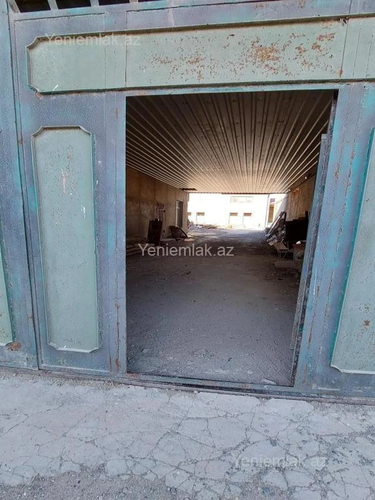 Satılır 8 otaqlı həyət evi 250 m²