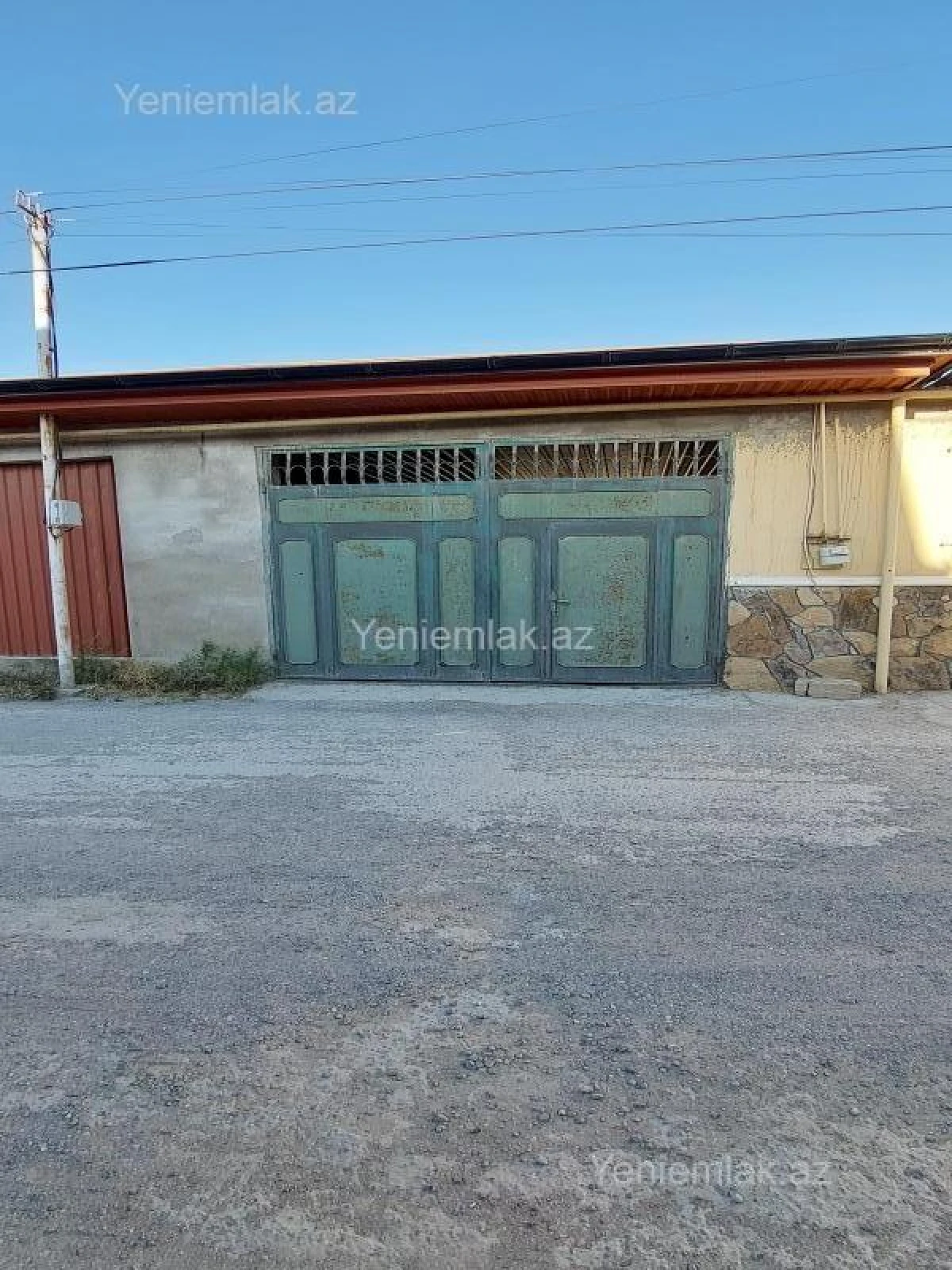 Satılır 8 otaqlı həyət evi 250 m²