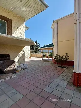 Satılır 8 otaqlı həyət evi 250 m²