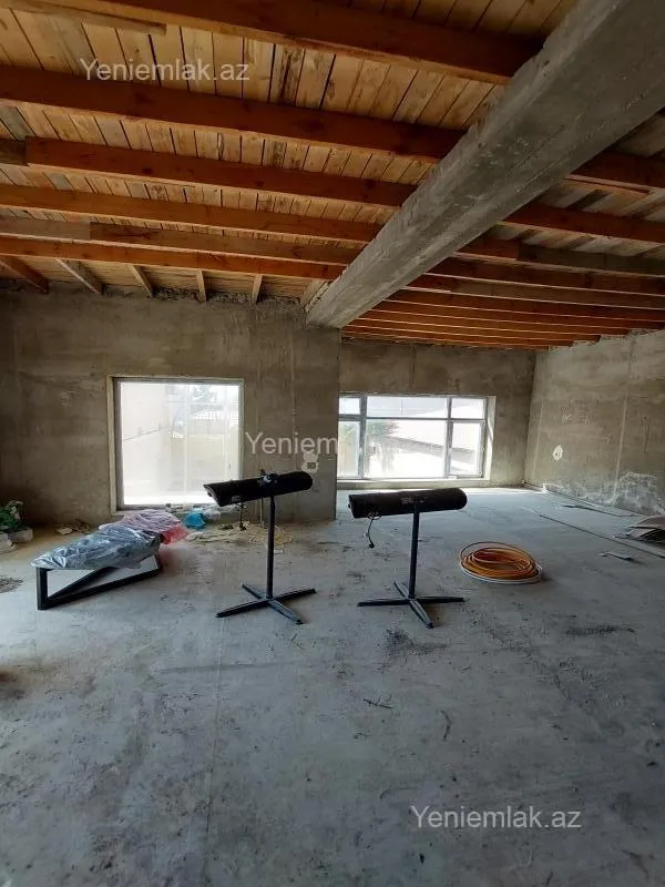 Satılır 8 otaqlı həyət evi 250 m²