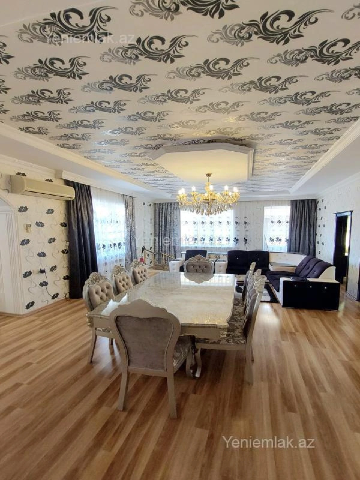 Satılır 8 otaqlı həyət evi 250 m²