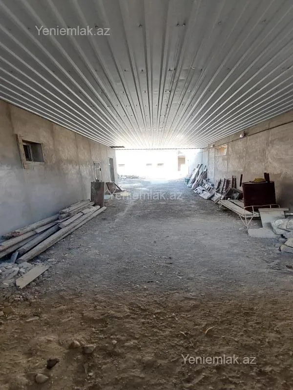 Satılır 8 otaqlı həyət evi 250 m²