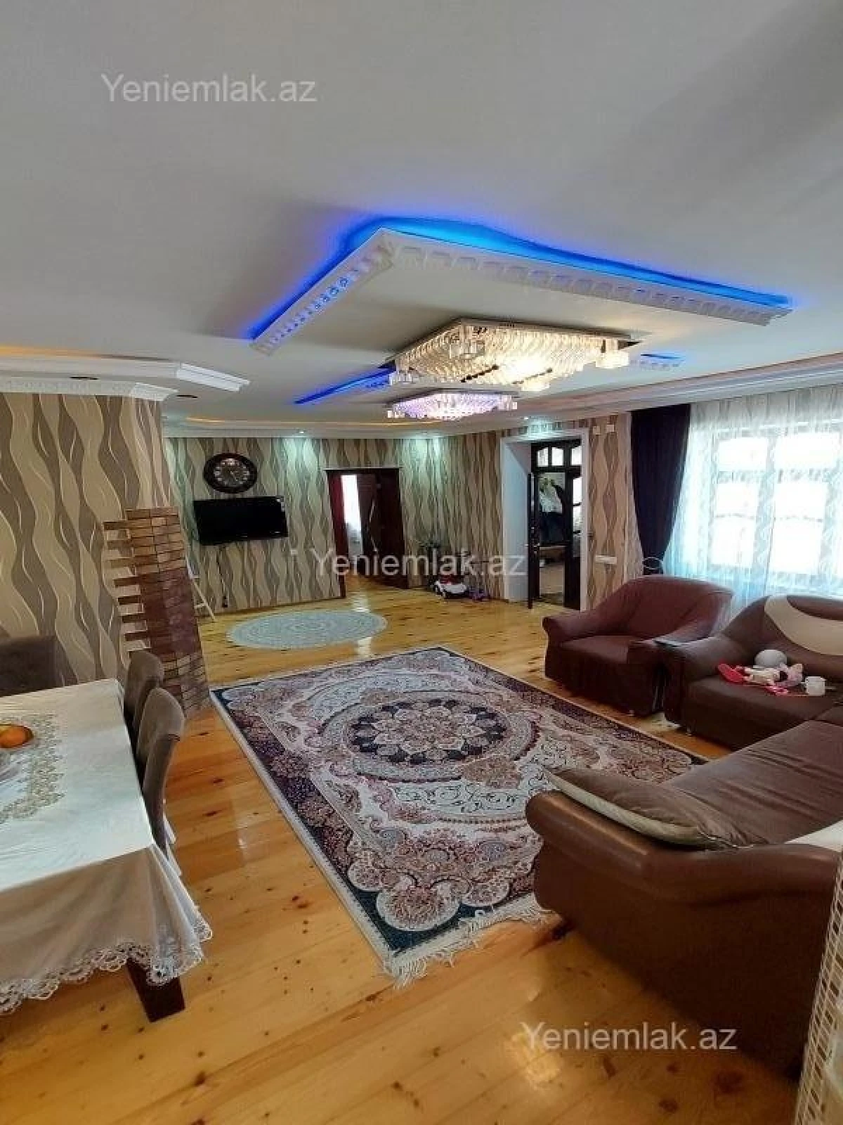 Satılır 8 otaqlı həyət evi 250 m²