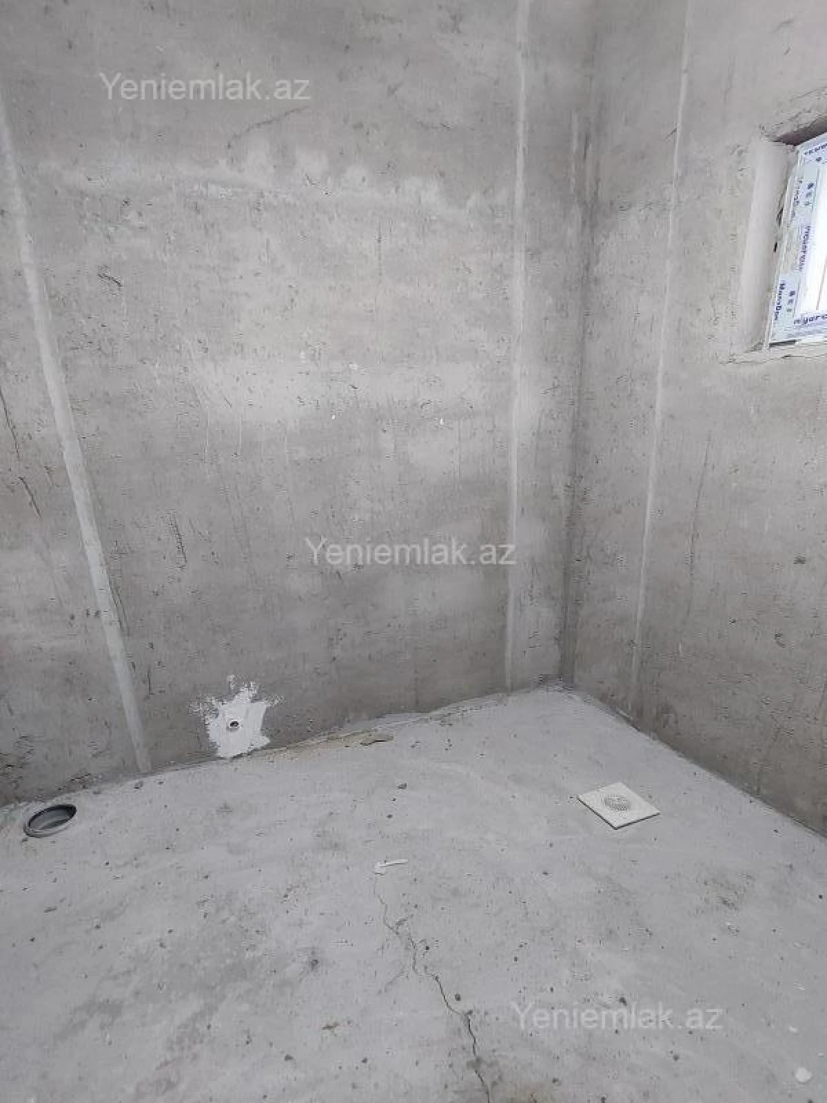 Satılır 8 otaqlı həyət evi 250 m²