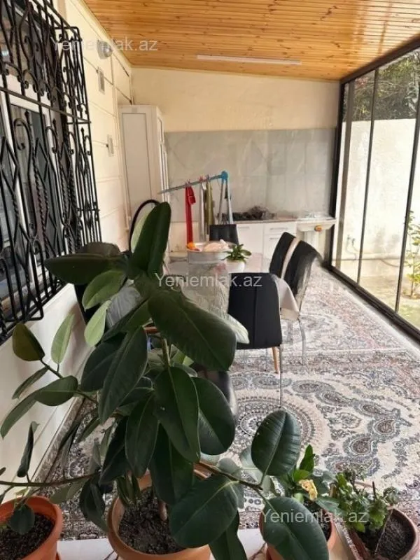 Satılır 3 otaqlı köhnə tikili 100 m²