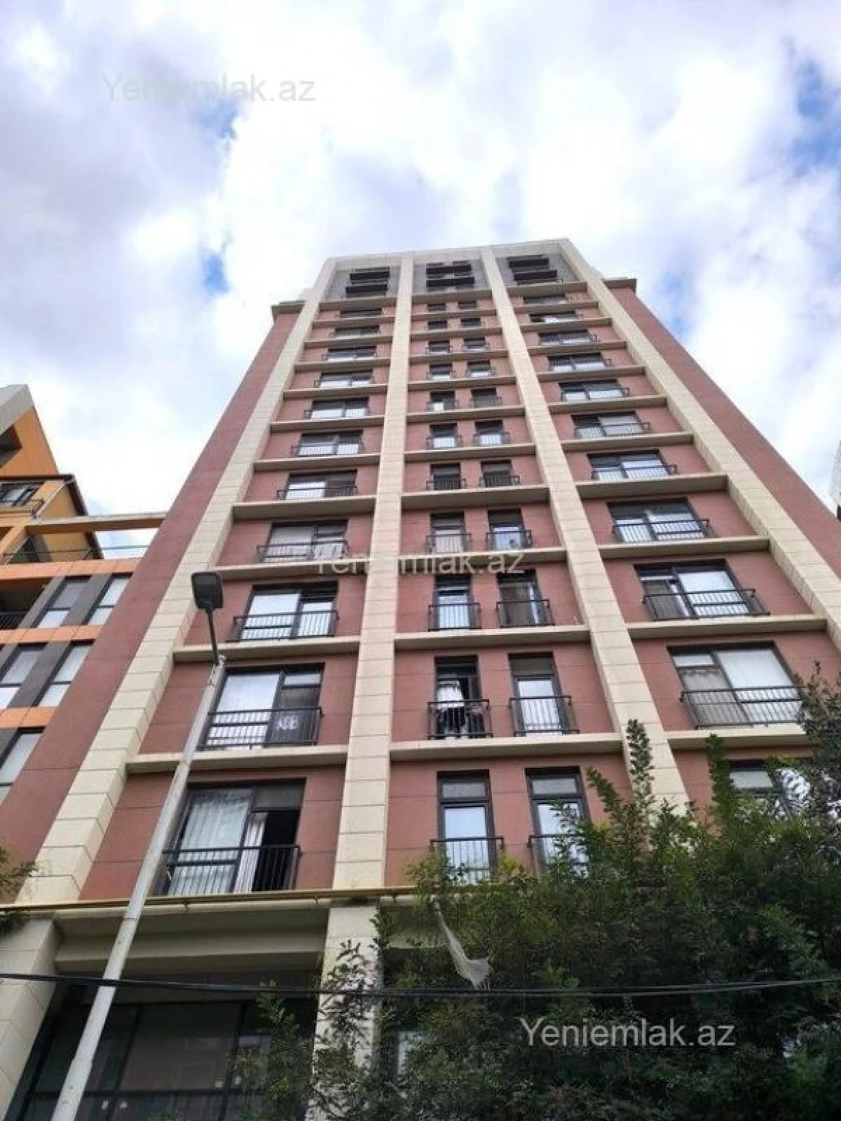 Satılır 2 otaqlı yeni tikili 60 m²