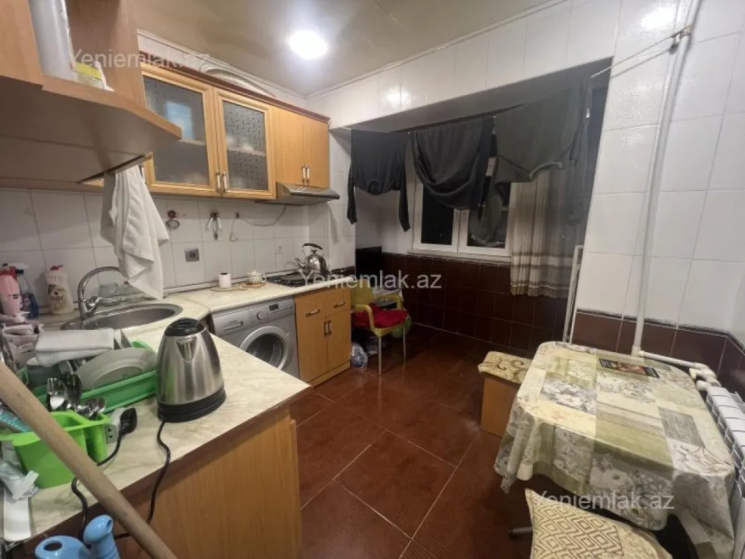Satılır 2 otaqlı köhnə tikili 60 m²