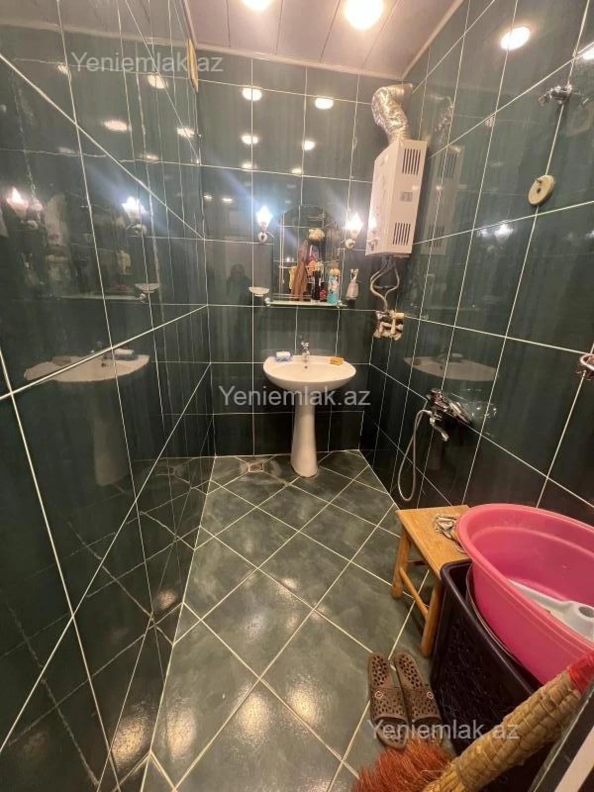 Satılır 2 otaqlı köhnə tikili 60 m²