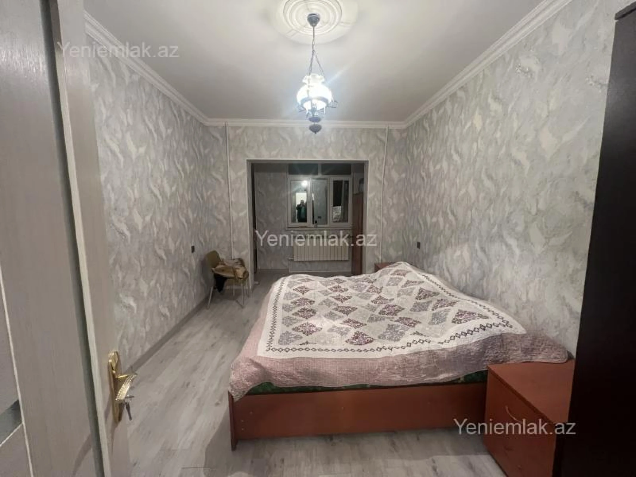 Satılır 2 otaqlı köhnə tikili 60 m²
