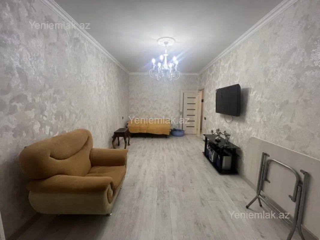 Satılır 2 otaqlı köhnə tikili 60 m²