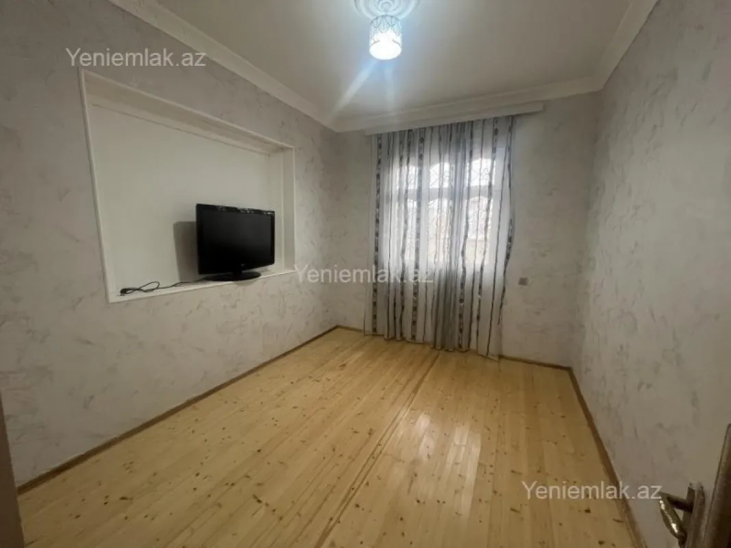 Satılır 4 otaqlı həyət evi 120 m²