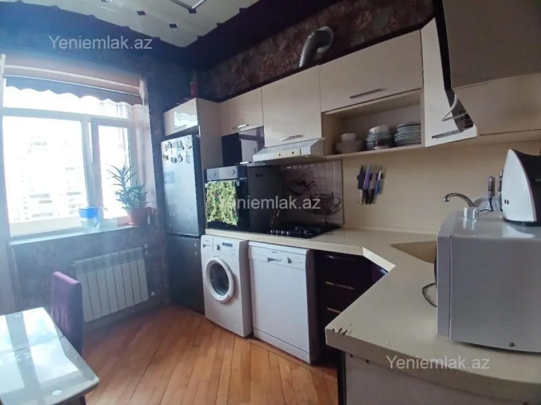 Satılır 3 otaqlı yeni tikili 100 m²