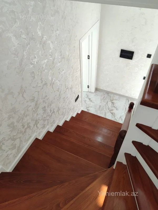 Satılır 4 otaqlı həyət evi 100 m²