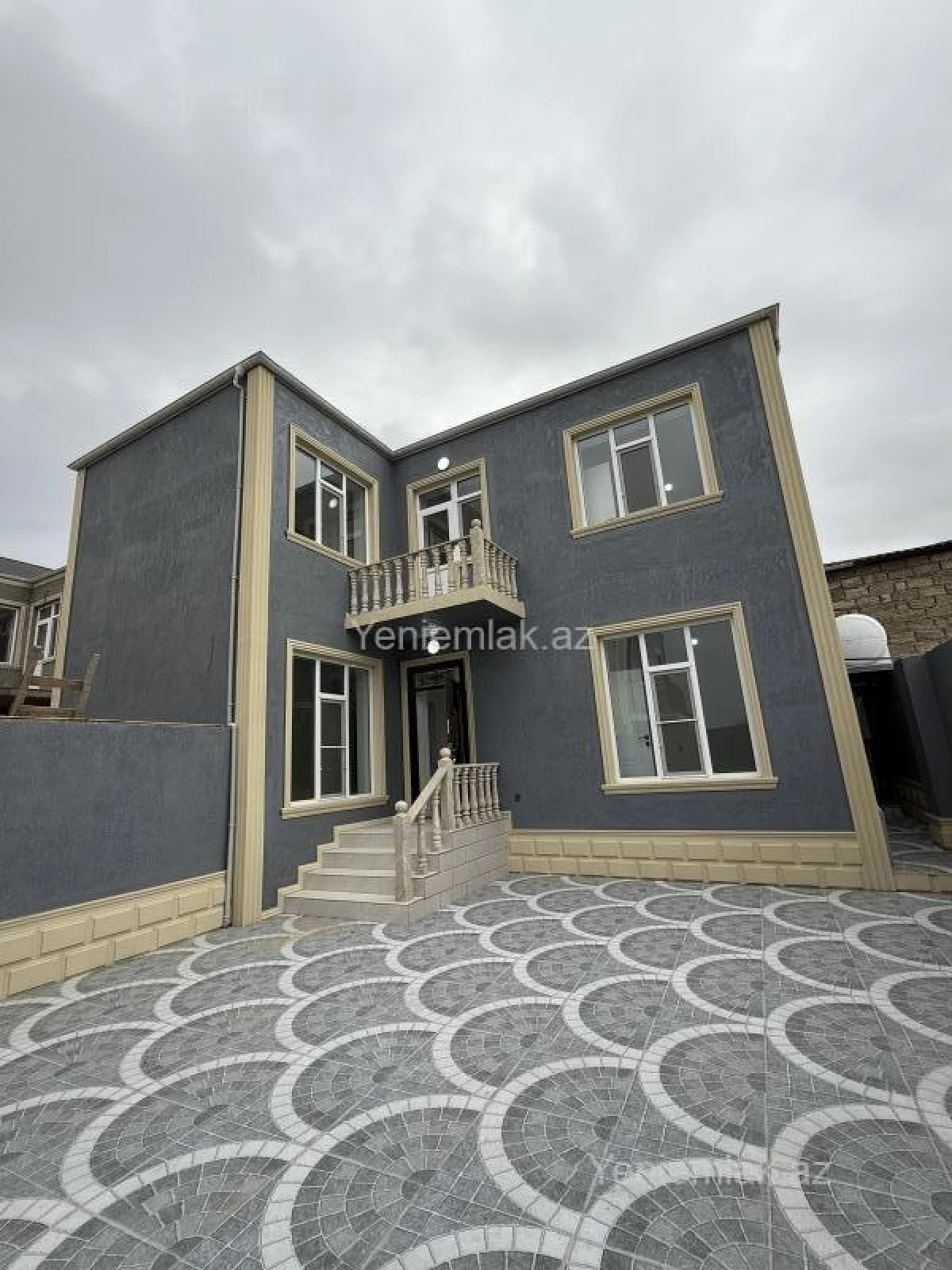 Satılır 4 otaqlı həyət evi 180 m²