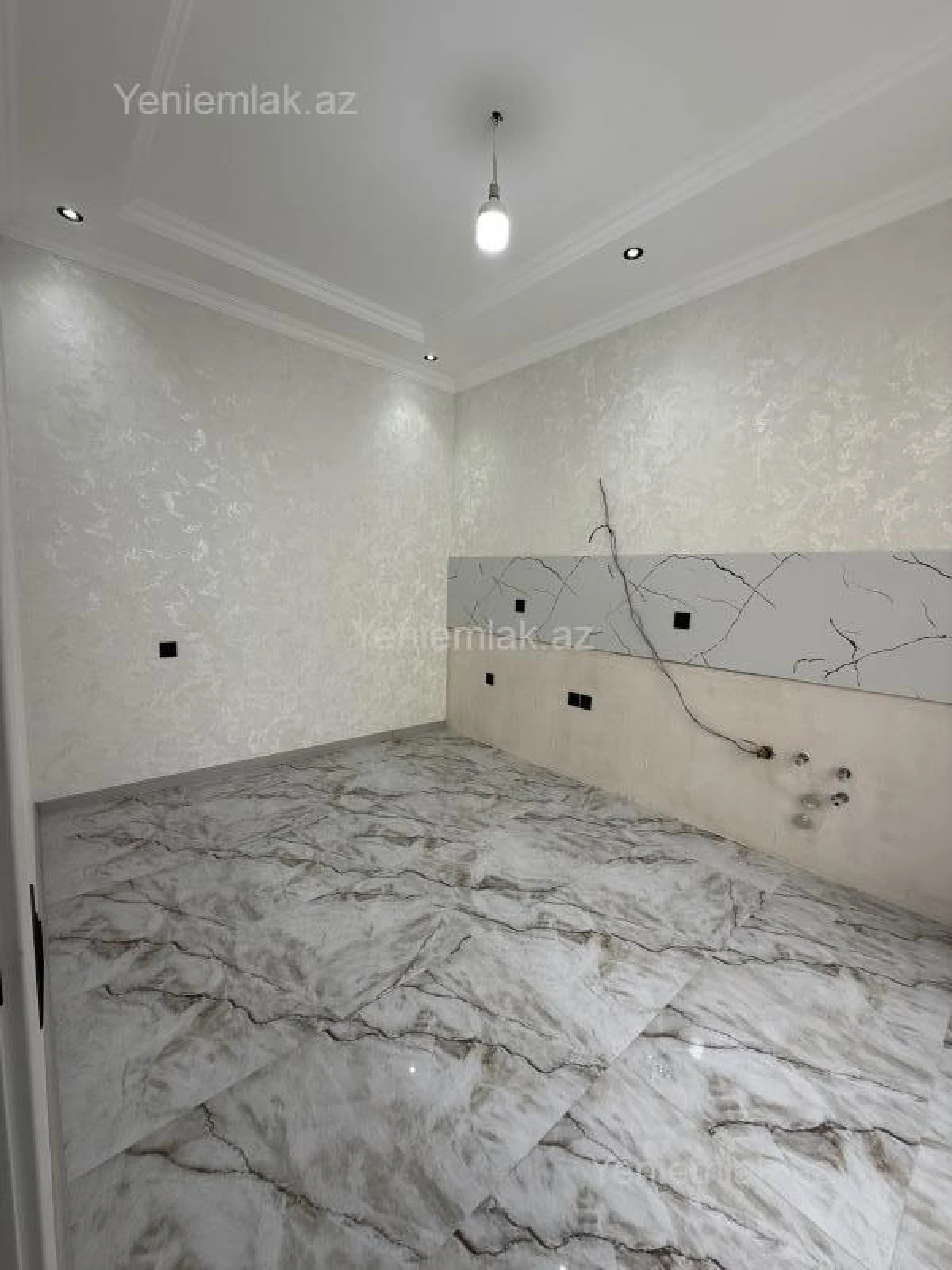 Satılır 4 otaqlı həyət evi 180 m²