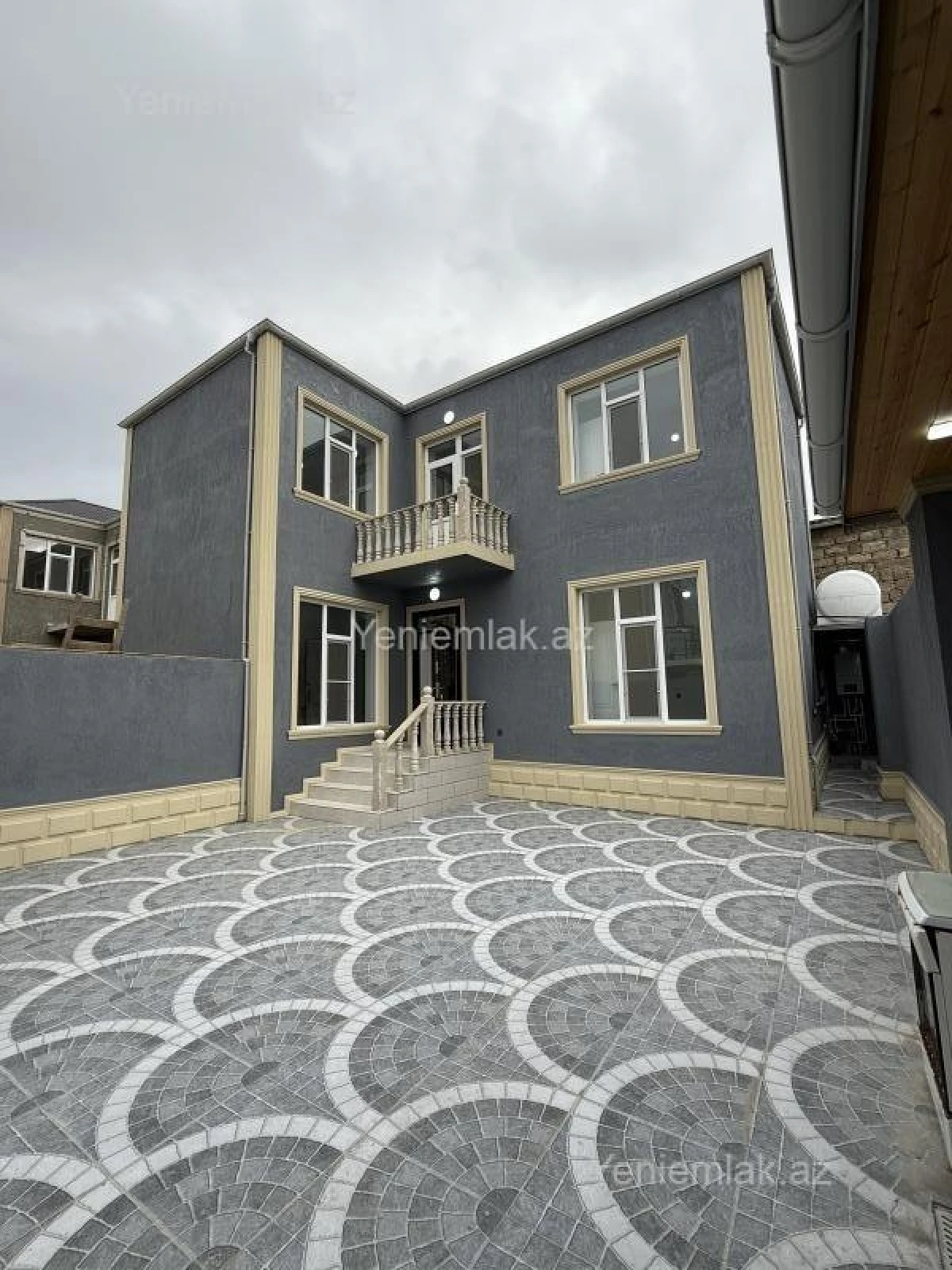 Satılır 4 otaqlı həyət evi 180 m²