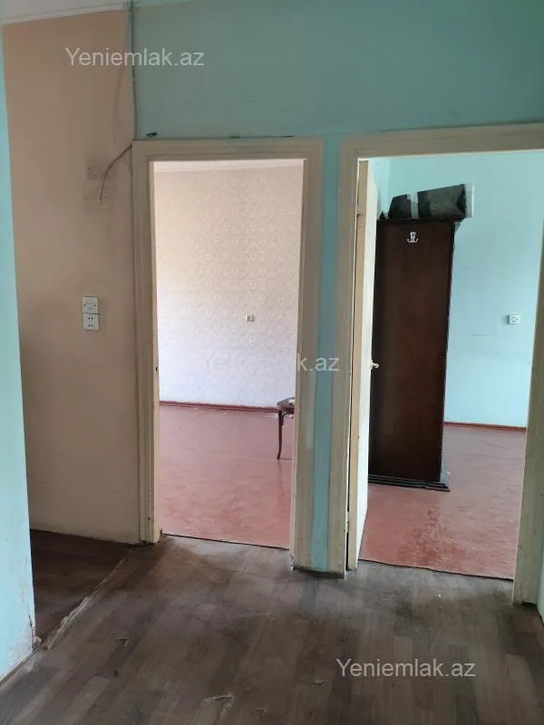 Satılır 4 otaqlı köhnə tikili 110 m²