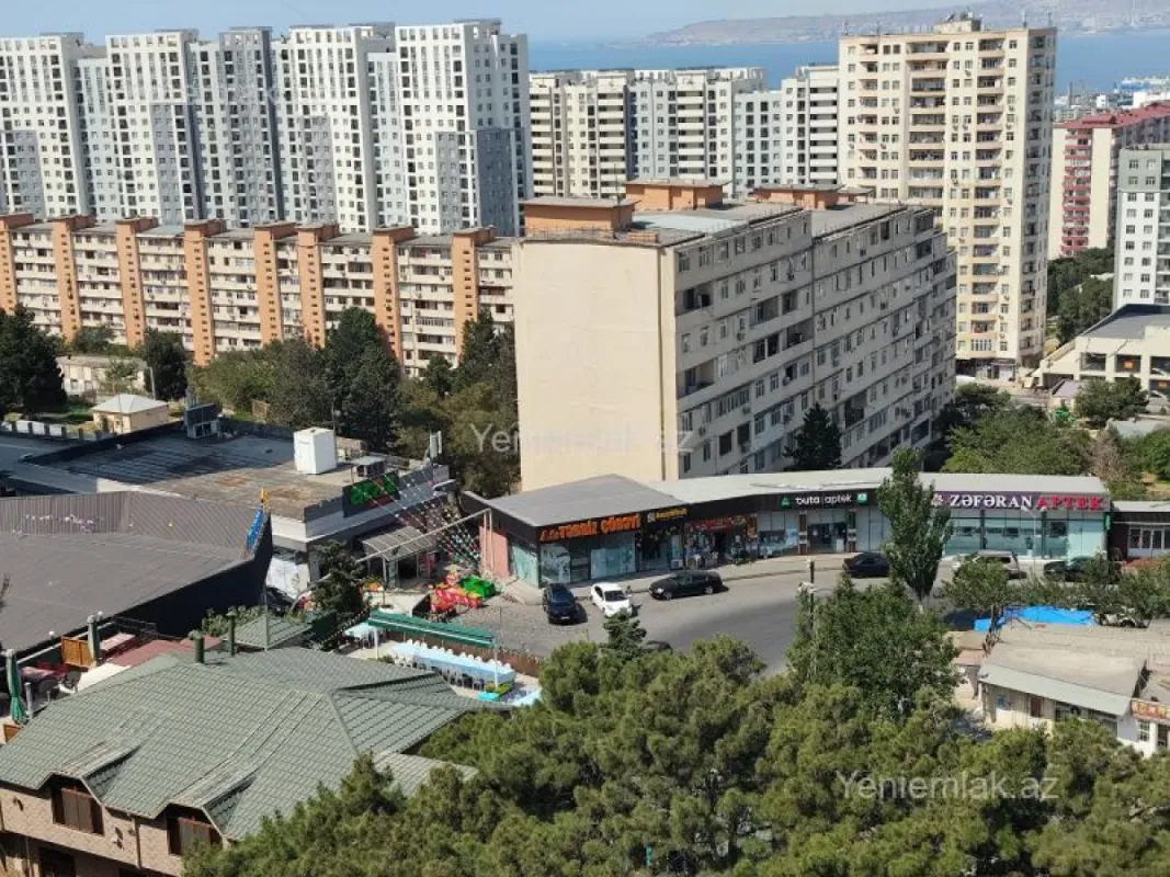 Satılır 4 otaqlı köhnə tikili 110 m²