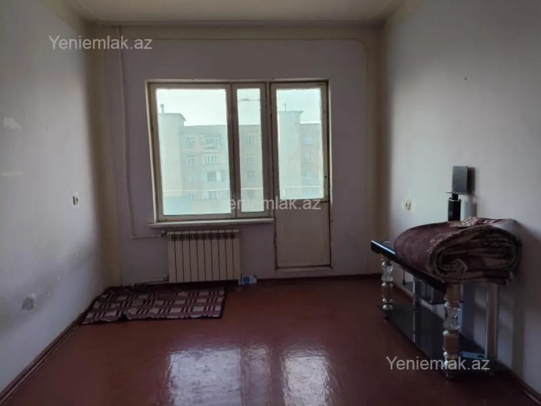 Satılır 4 otaqlı köhnə tikili 110 m²