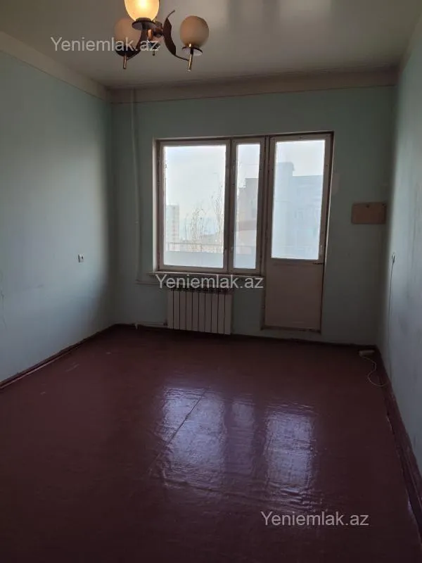 Satılır 4 otaqlı köhnə tikili 110 m²