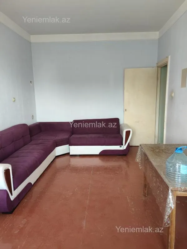 Satılır 4 otaqlı köhnə tikili 110 m²