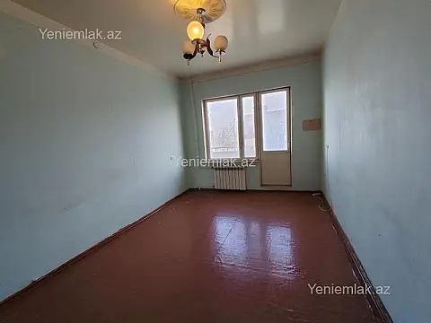 Satılır 4 otaqlı köhnə tikili 110 m²