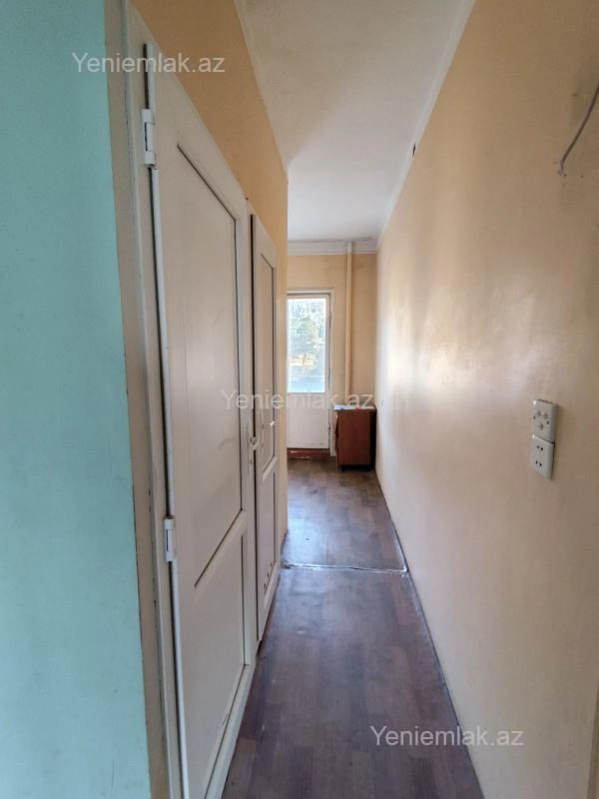 Satılır 4 otaqlı köhnə tikili 110 m²