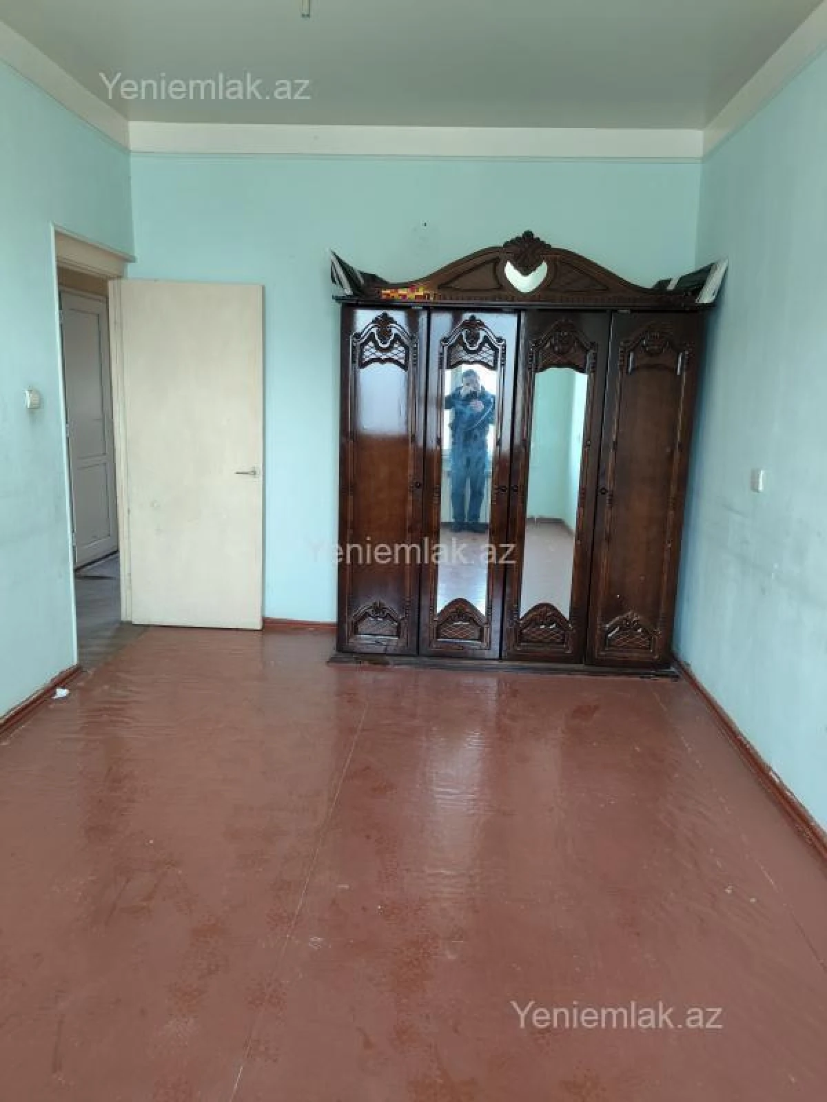 Satılır 4 otaqlı köhnə tikili 110 m²