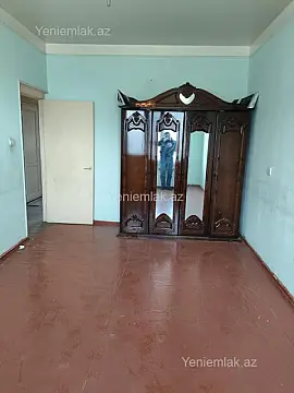Satılır 4 otaqlı köhnə tikili 110 m²
