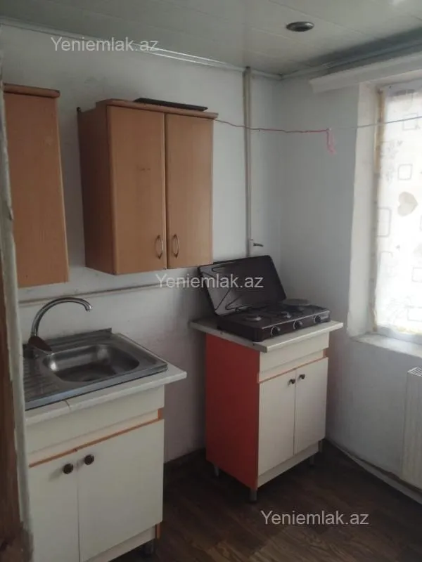 Satılır 1 otaqlı köhnə tikili 30 m²