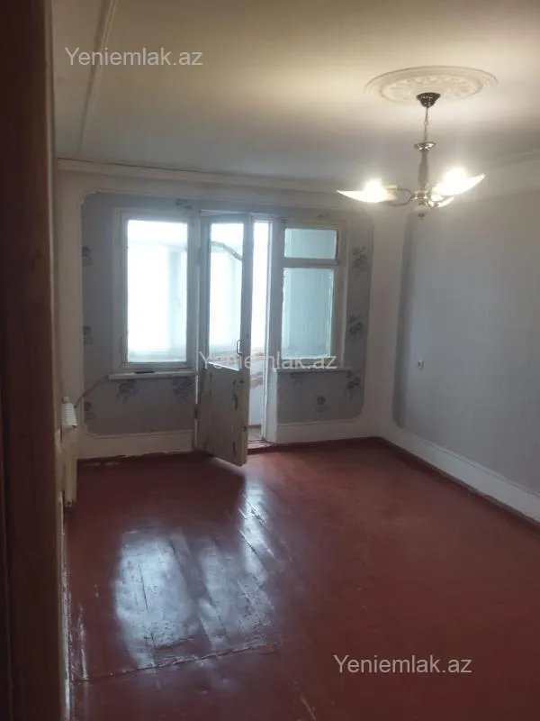 Satılır 1 otaqlı köhnə tikili 30 m²