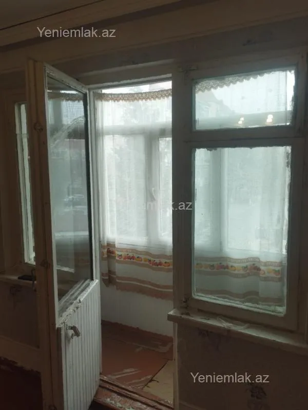 Satılır 1 otaqlı köhnə tikili 30 m²