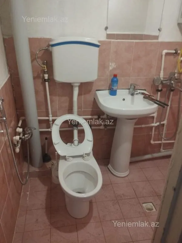 Satılır 1 otaqlı köhnə tikili 30 m²