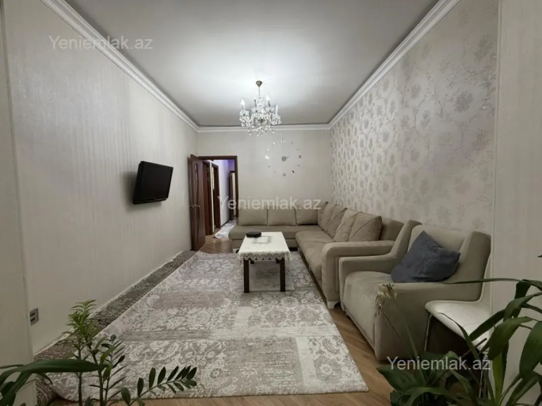 Satılır 4 otaqlı köhnə tikili 100 m²