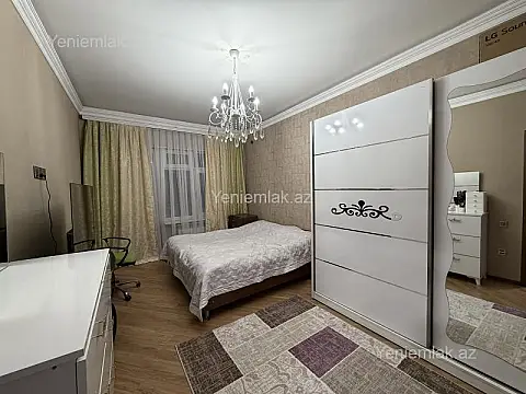 Satılır 4 otaqlı köhnə tikili 100 m²