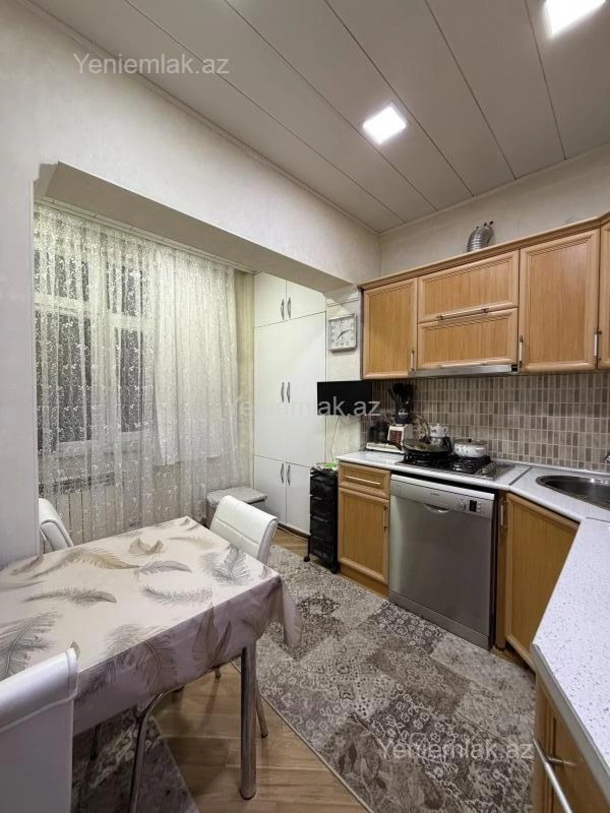 Satılır 4 otaqlı köhnə tikili 100 m²