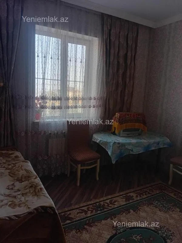 Satılır 6 otaqlı həyət evi 106 m²