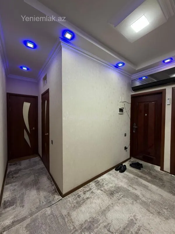 Satılır 4 otaqlı köhnə tikili 100 m²