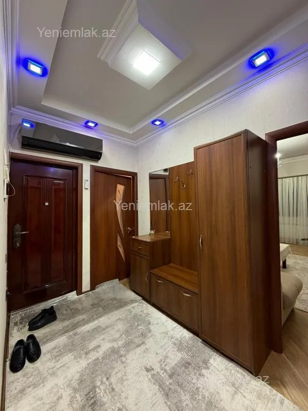 Satılır 4 otaqlı köhnə tikili 100 m²