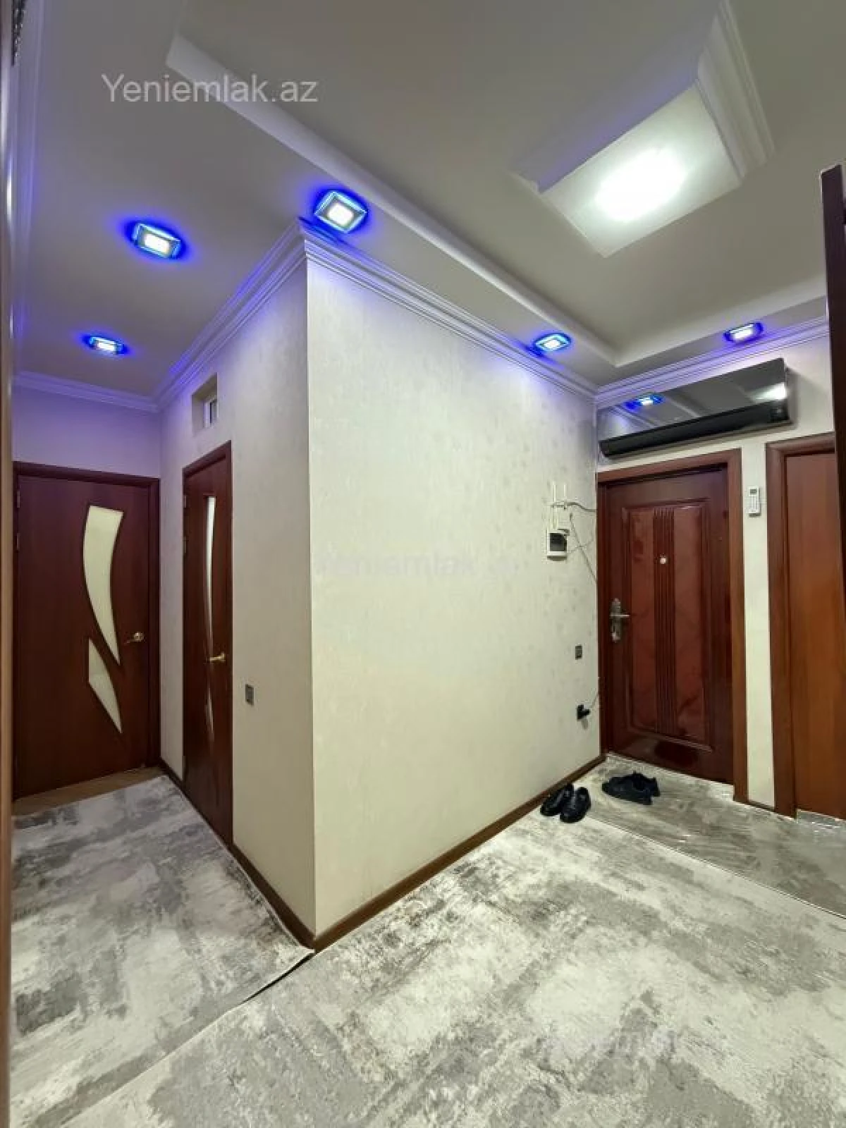 Satılır 4 otaqlı köhnə tikili 100 m²