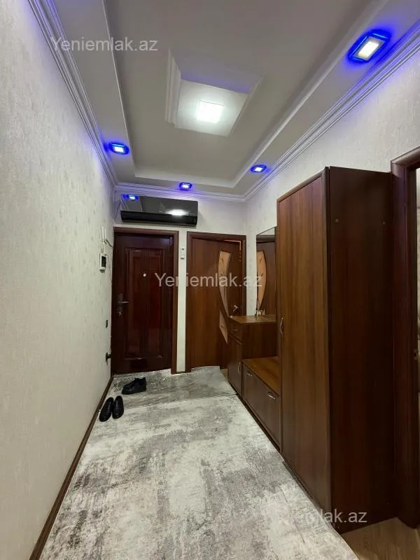 Satılır 4 otaqlı köhnə tikili 100 m²