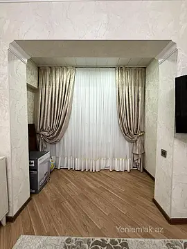 Satılır 4 otaqlı köhnə tikili 100 m²
